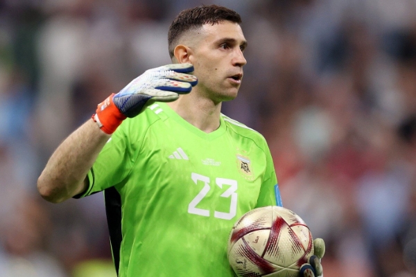 莫佩調(diào)侃撞傷萊諾成就大馬?。骸半y道他不應(yīng)該對我心存感激嗎？”